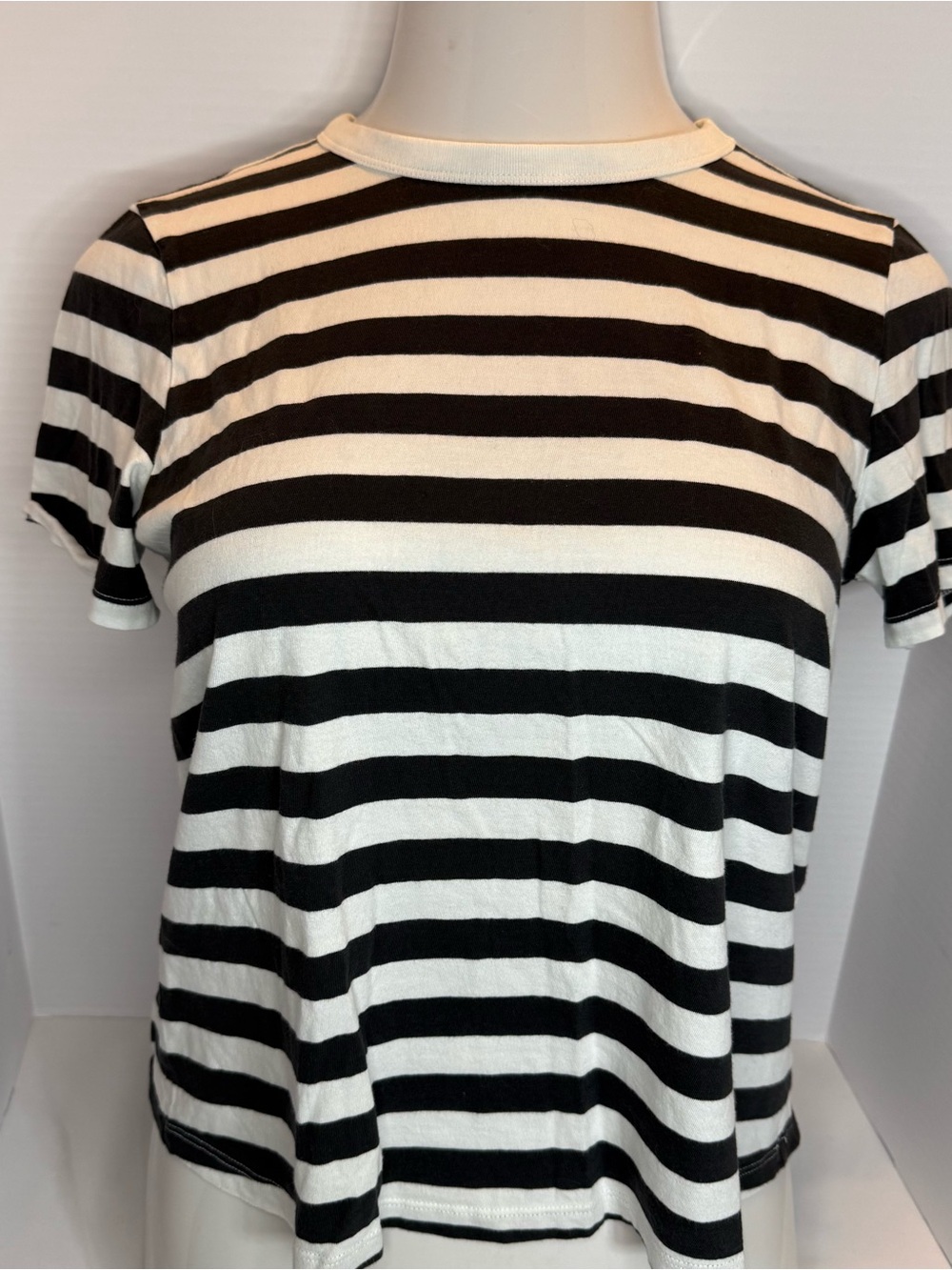 Old Navy Striped Charcoal & White Short Sleeve Women’s Tee